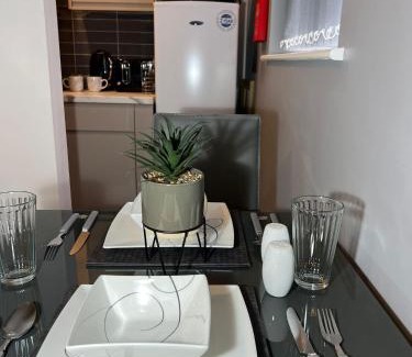 Seisdon Apartment | Private Studio Retreat in Moseley, Birmingham with Breakfast
