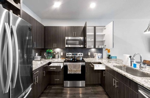 McKinney Apartment | Pet-Friendly 2Bd Queen Unit Near Hwy121 & TPC | Guest Rated 10