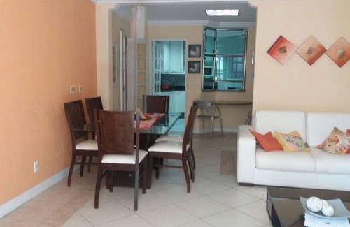 Braga Apartment | Family-Friendly Retreat Steps from Praia do Forte with Wifi