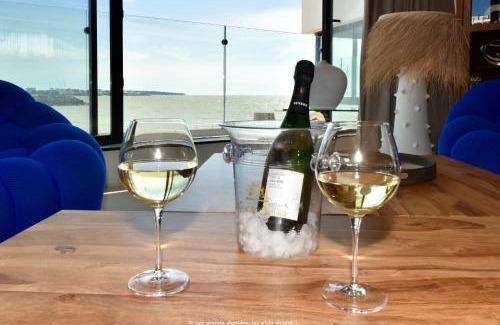 Royan Apartment | Elegant 4-Star Hotel with Pool & Ocean View Retreat