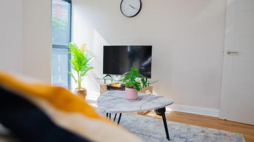 Leeds Apartment | Top-Rated Modern 1 Bed Apartment – Perfect for Families