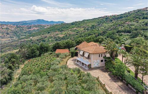 Laureana Cilento Apartment | Pet-Friendly Retreat with Pool & Perfect 10/10 Rating