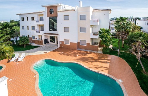 Telheiro Apartment | Relaxing 2-Bed Pool Escape in Albardeira, Lagos - Rated 9/10