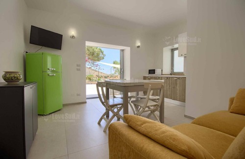 Torre Vado House | Beach View Villa Controvento: Family-Friendly Retreat