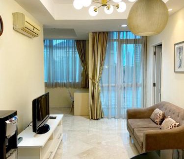 East Kuningan Apartment | Cozy Apt Bellagio 2 BR: Wi-Fi, Pool & Netflix Access