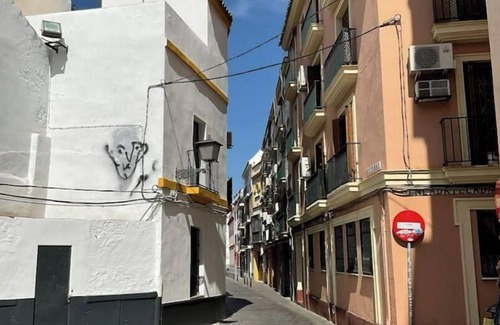 Santa Catalina Apartment | Prime Location Apt Céntrico with Spa and Pet-Friendly Amenities