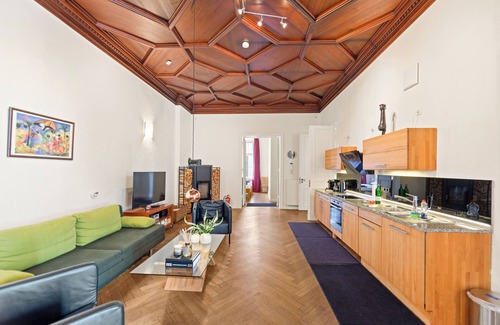 Kreuzberg Apartment | Prime City Center Location Near Checkpoint Charlie - 9.8 Rated
