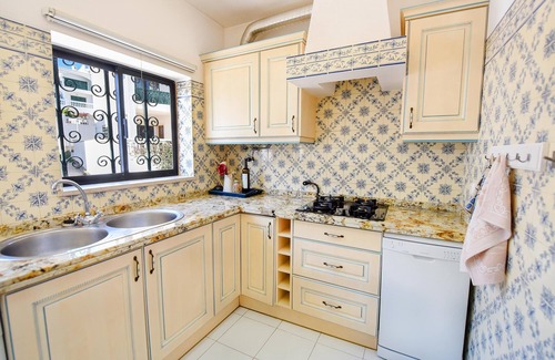 Meia Praia Apartment | Casa na Costa: Oceanfront Retreat Just Steps from the Beach