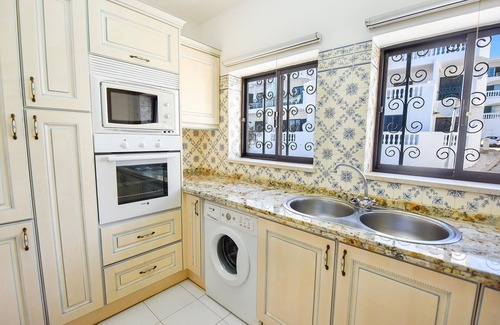 Meia Praia Apartment | Casa na Costa: Oceanfront Retreat Just Steps from the Beach