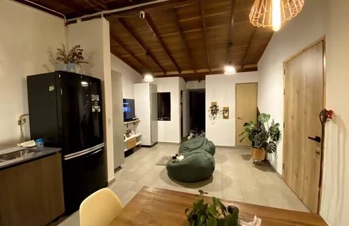 Robledo Apartment | Apt close to Hosp Pablo Tobon Wifi 500 Mbps