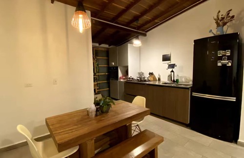 Robledo Apartment | Apt close to Hosp Pablo Tobon Wifi 500 Mbps