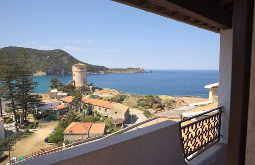 Giglio Campese Apartment | Top-Rated Oceanfront Escape at Apt. Fenaio - Villa Manzoni