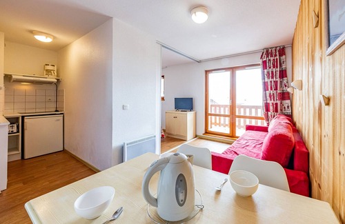 Saint-Francois-Longchamp Apartment | Apt for 6, near slopes, Saint-François-Longchamp