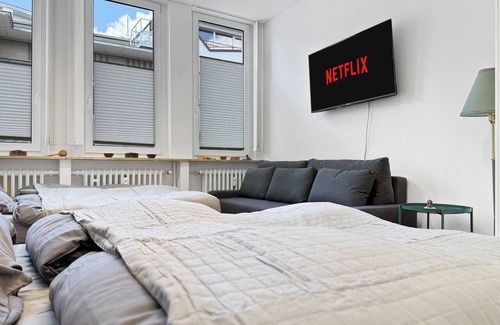 Rathaus Apartment | Apt for 9, walk to Schlossplatz, Zentrales Apt für 9 Pers nahe Schlossplatz