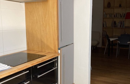 Old Town Apartment | Modern Retreat in Historic Pamplona with Essential Amenities