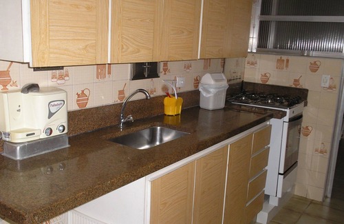 Centro Apartment | Beachfront Apt. Guarujá: Pet-Friendly & 9.8 Rated Escape