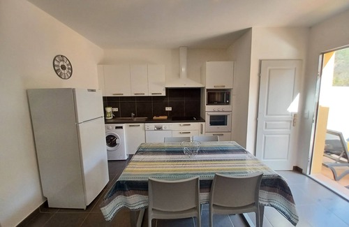 Galeria Apartment | Cozy Retreat with Pool, WiFi & Steps to Beach Access