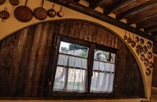Vicopisano Apartment | Discover Apt. IL FIENILE - A 10/10 Medieval Retreat