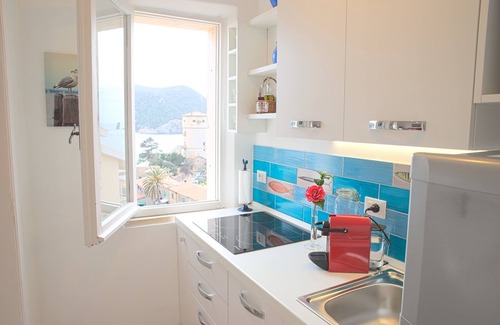 Giglio Campese House | Pet-Friendly Oceanfront Escape at Apt. Le Salinette