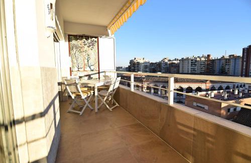 Campos Eliseos Apartment | Stylish 4-Star Apartment Reding - Ideal for Families