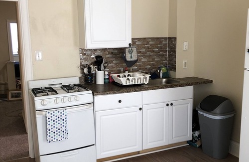 Kensington Apartment | Convenient Stay Near Temple Hospital & Shriners with Ocean View