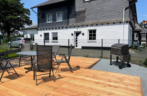 Neuastenberg Apartment | Discover Neuasten: Pet Friendly Apt with Spa & Breakfast