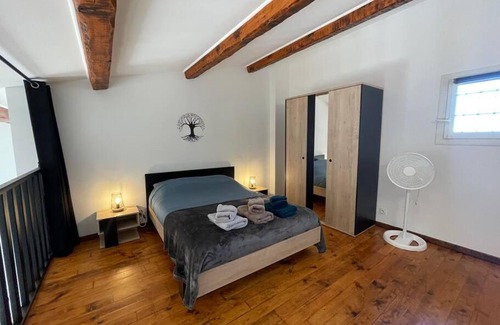 Sausset-les-Pins Apartment | Beachfront Apartment Steps from the Sea in Sausset