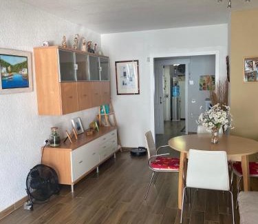 Puig Apartment | Beachfront Apartment in Valencia with Pool & Ocean View