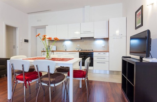 Vatican Apartment | Prime Apt Next to Vatican: Top-Rated Stay with Amenities
