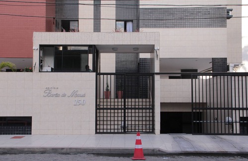 Jatiuca Apartment | Cozy Beachside Apartment with Pool & Gym, Rated 9.6/10
