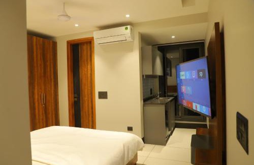 Lajpat Nagar Apartment | Guest Rated: Apt# ONE-FOUR-TWO with Lift & Smart TV