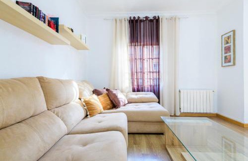 El Grao de Castellon Apartment | Convenient Apartment for 6 Near El Grao de Castellón
