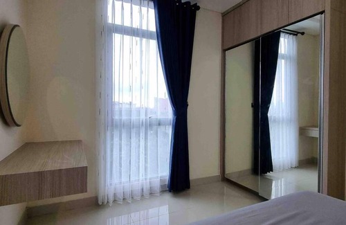 Ragunan Apartment | Cozy 1BR Apt Pejaten Park with Pool and Smart TV