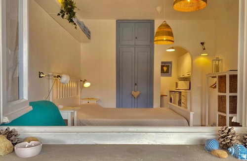 Mola House | Oceanfront Apt. Portolano with Pet-Friendly Amenities