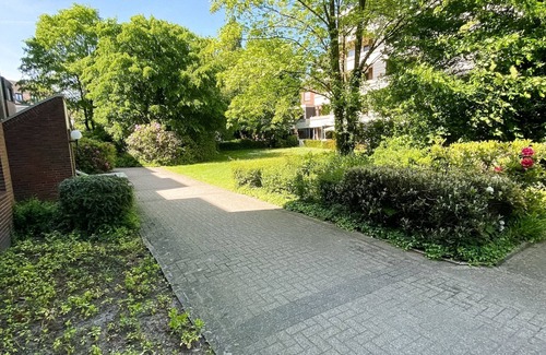 Gerichtsviertel Apartment | Modern Apt. Prinz Ernst August: Designer Comfort & Accessibility
