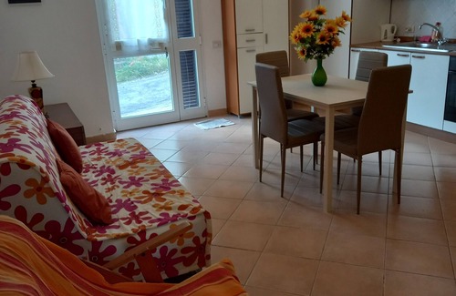 Roccalbegna Apartment | Relaxing Retreat in Maremma Hills with Spa & Hot Tub