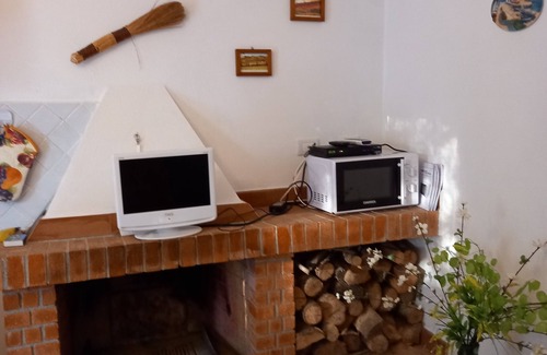 Roccalbegna Apartment | Relaxing Retreat in Maremma Hills with Spa & Hot Tub