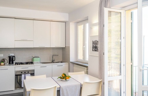 Masero Apartment | Apt Sciacchetrà - sea view balcony in the heart of Manarolan