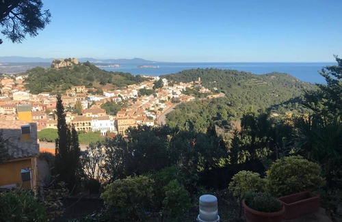 Begur Apartment | Pet-Friendly Apt. Singer in Begur with Spa & Breakfast