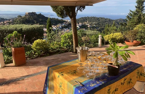 Begur Apartment | Pet-Friendly Apt. Singer in Begur with Spa & Breakfast