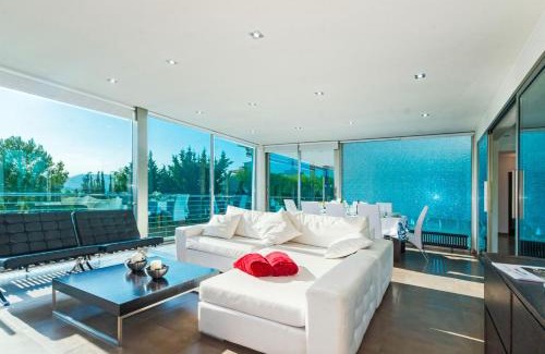 Alcudia Villa | Relax at Apt Star: A Family-Friendly Retreat with Pool