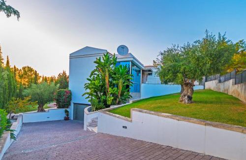 Alcudia Villa | Relax at Apt Star: A Family-Friendly Retreat with Pool