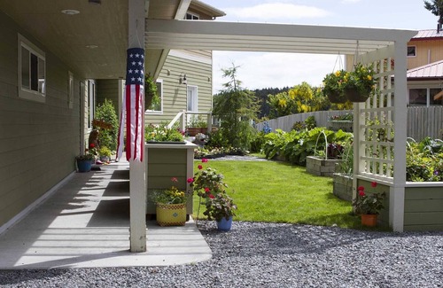 Kodiak Apartment | Coastal Retreat in Kodiak: Spa, Kitchen & Nature Views