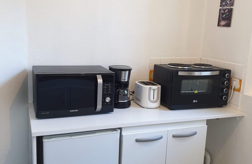 Chasseneuil-du-Poitou Apartment | Comfortable Retreat: APT T31 with Garden Near Futuroscope