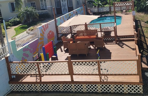 Coto Apartment | Relaxing Apt with Pool Deck, Steps to the Beach