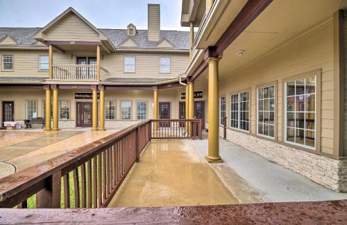 Clear Lake Shores Apartment | Cozy Apt with Balconies Near Kemah Boardwalk