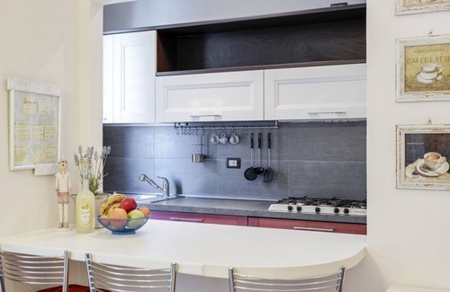 Como Apartment | APT with balcony 3km from the Lake! BOOK NOW!