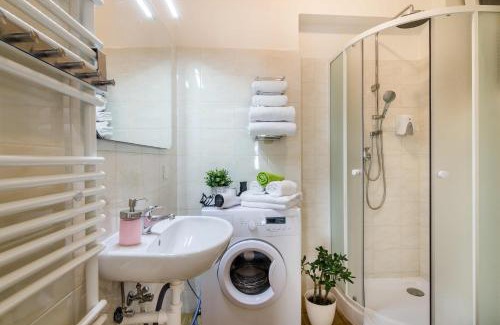 Liben Apartment | Bright Garden Apartment in Prague - Pet & Child Friendly