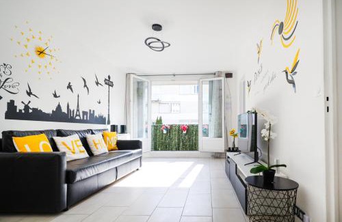 Le Plessis-Robinson Apartment | Modern Apt3P with Free Parking Near Paris - 8.4/10 Rating
