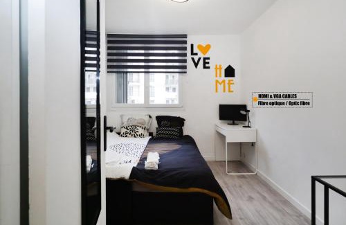 Le Plessis-Robinson Apartment | Modern Apt3P with Free Parking Near Paris - 8.4/10 Rating